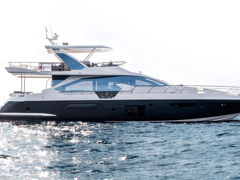 Charter a Azimut Azimut 72 Fly in Sukošan on Samboat