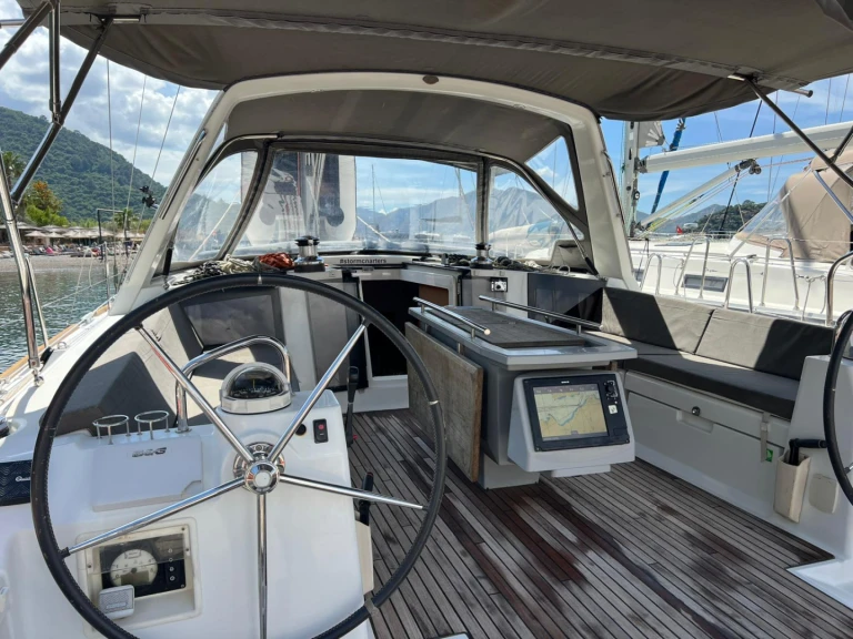 Yacht hire Adaköy cheap Oceanis 45