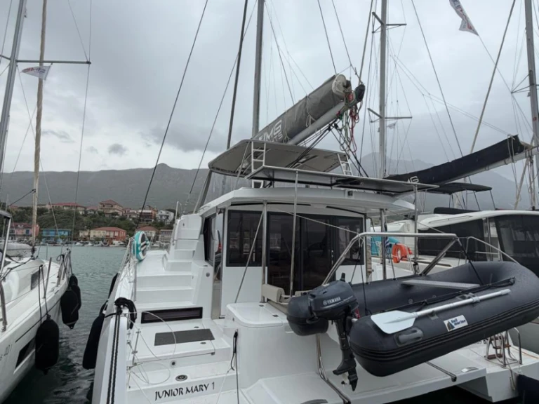 Catamaran to hire Pálairos at the best price