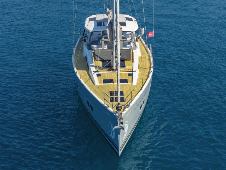 Hire a Hanse Hanse 588 Seget Donji