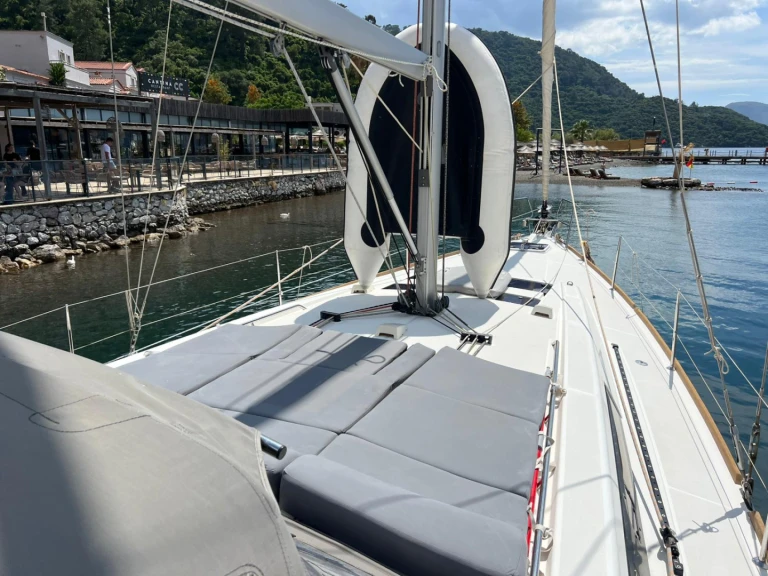 Sailboat to hire Adaköy at the best price