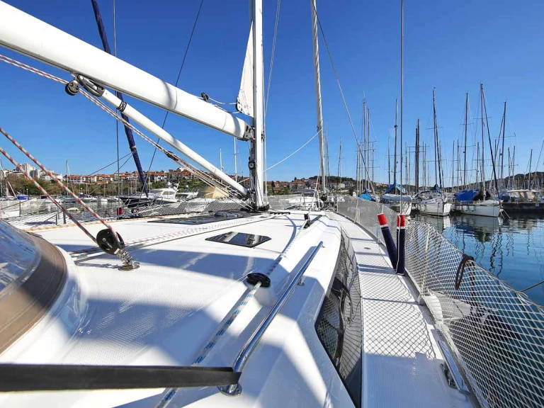 Yacht charter Pula - Bavaria Cruiser 46 on SamBoat