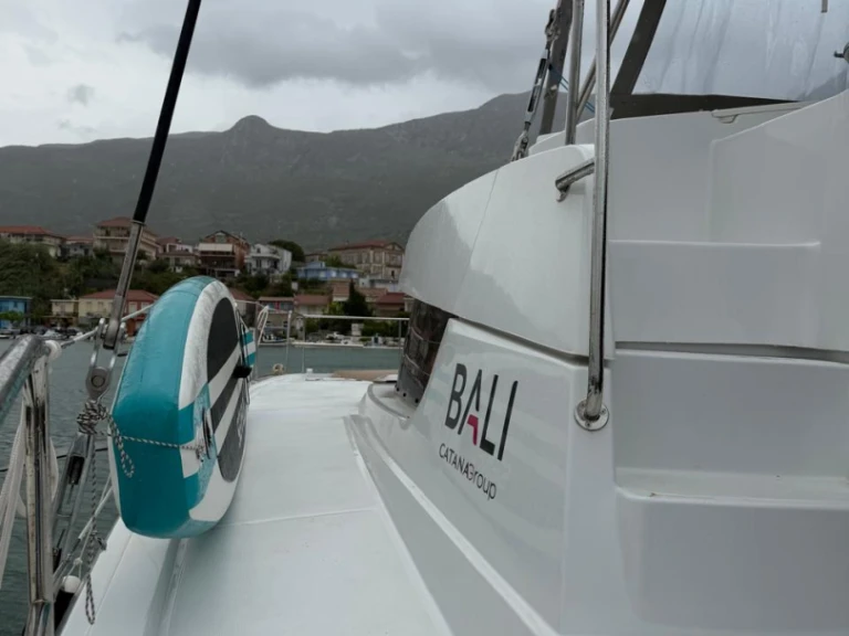 Catamaran to hire Pálairos at the best price