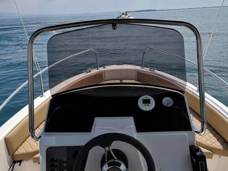 Motorboat to hire Barcelona at the best price