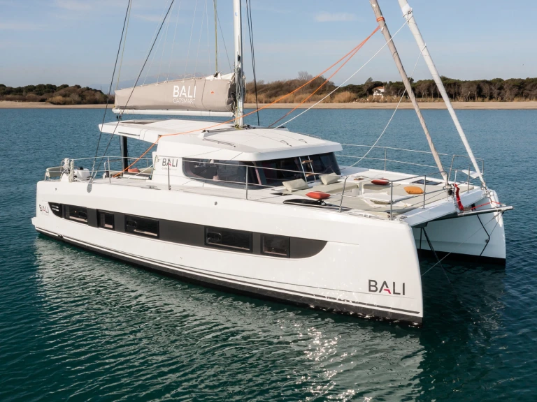 Catamaran hire in Ribishi - Bali Bali Catsmart