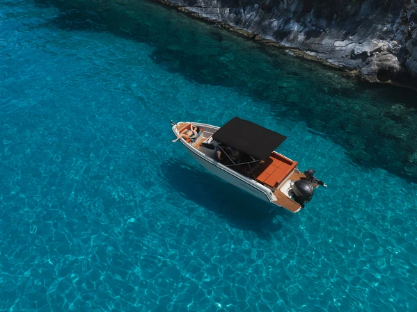 Charter a Protagon Space 25 in Zakynthos on Samboat