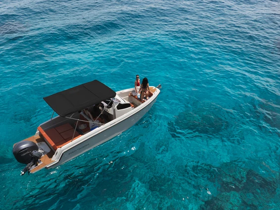 Motorboat hire in Zakynthos - Protagon Space 25