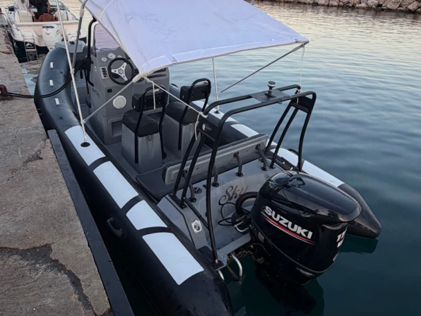 Motorboat hire in Marseille - Brig Navigator 570