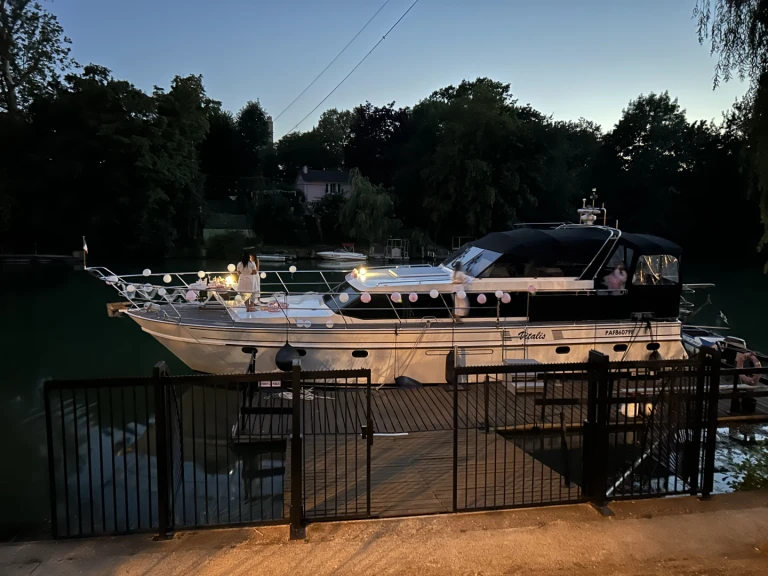 Motorboat to hire Lagny-sur-Marne at the best price