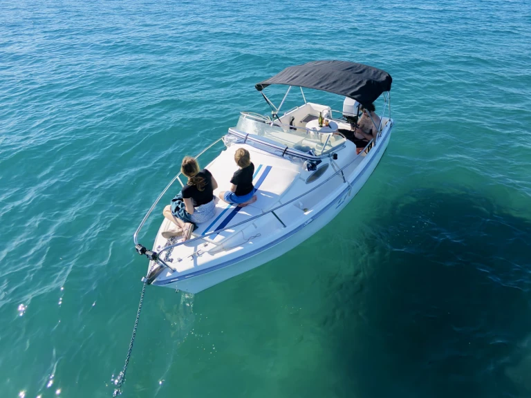 Motorboat to hire Gruissan at the best price