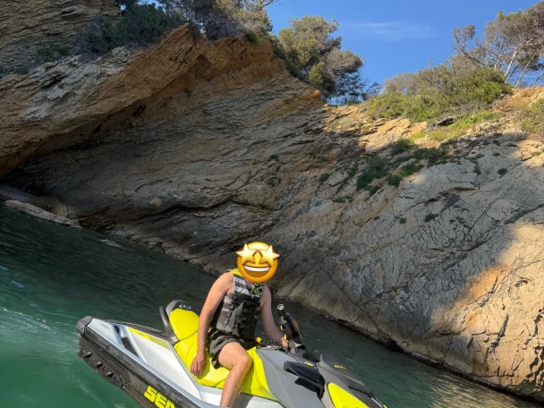 Jet ski hire in Martigues - Sea-Doo GTI se 170