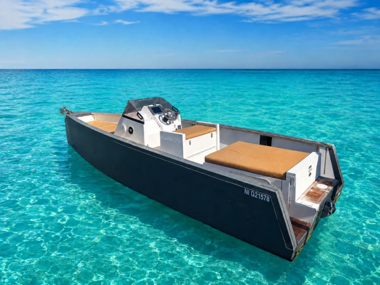 Charter a Smartboat Smartboat 23 in Port de Cannes Marina on Samboat
