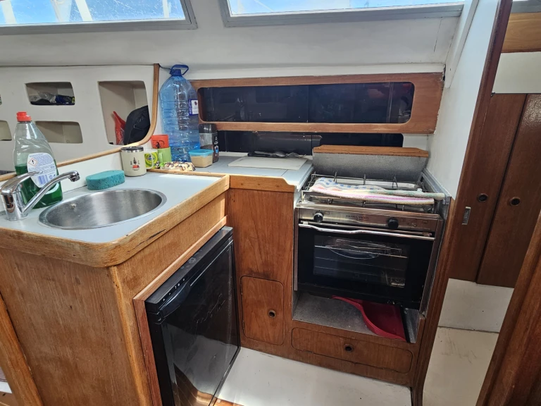 Moody Moody 31 MK II charter bareboat or skippered in  Valencia