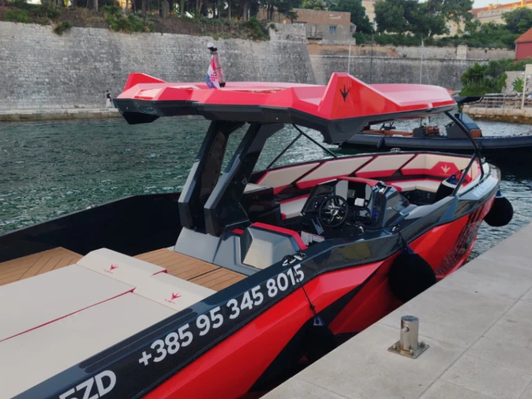 Motorboat hire in Zadar - Alesta Raptor