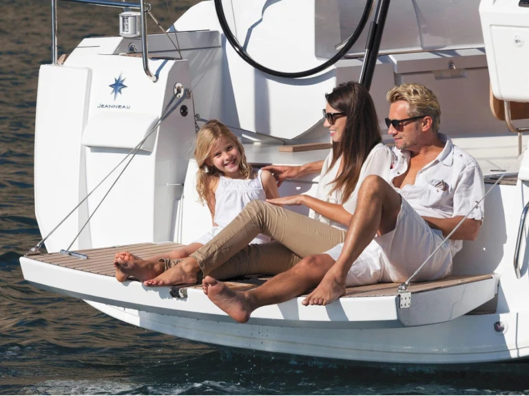 Yacht hire Valletta cheap Sun Odyssey 469