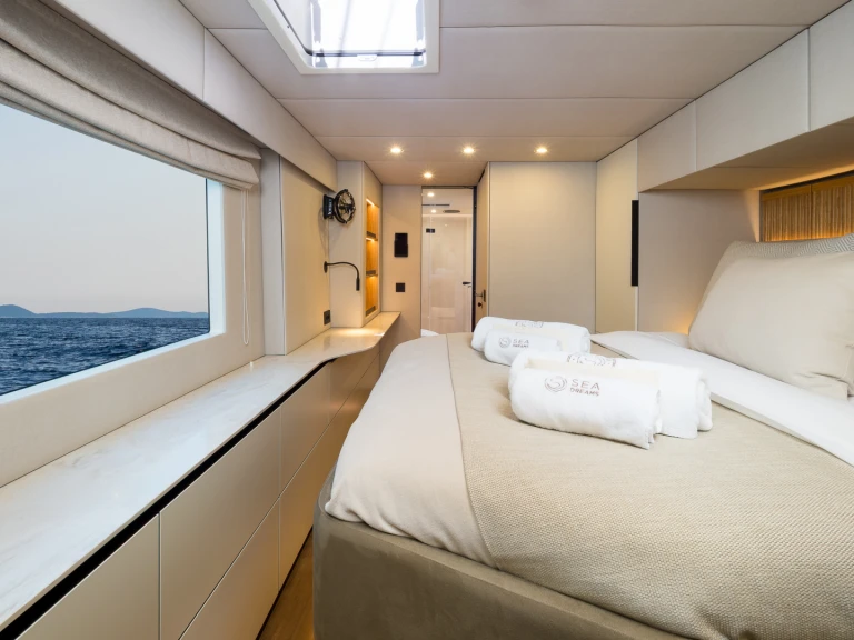 Catamaran to hire Kaštel Gomilica at the best price