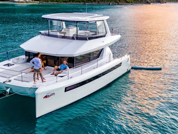 Motorboat to hire Road Town at the best price