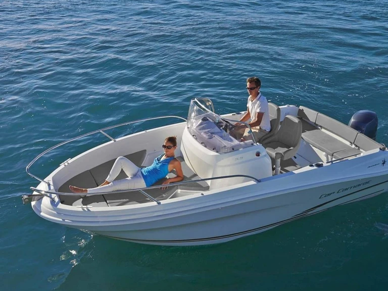 Motorboat hire in La Spezia - Jeanneau Cap Camarat 5.5 CC