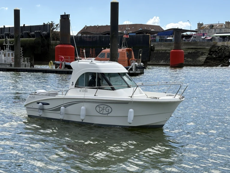 Charter a Bénéteau Antares 600 in Ouistreham on Samboat