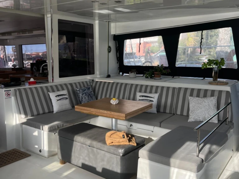 Yacht charter Port Grimaud - Lagoon Lagoon 560 on SamBoat