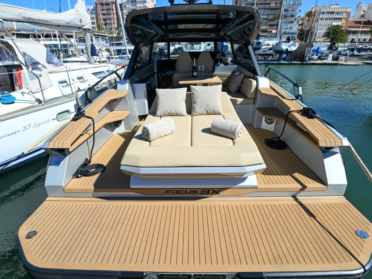 Motorboat to hire Ibiza Town at the best price