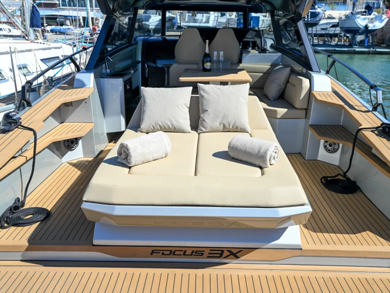 Yacht charter Ibiza Town - Focus 3X on SamBoat