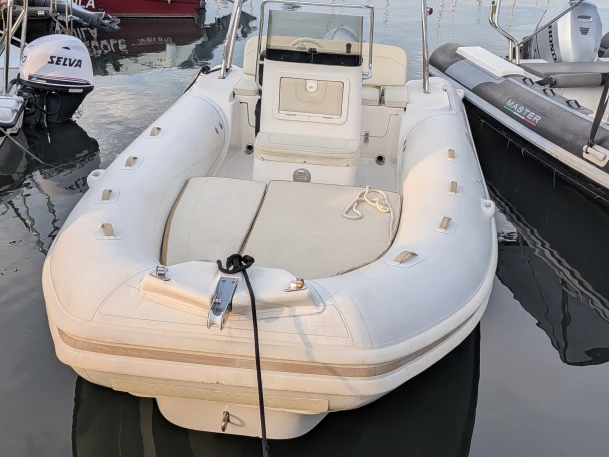 Yacht hire Porto-Vecchio cheap DR 520