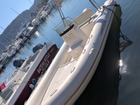 Hire RIB Valiant with a boat licence