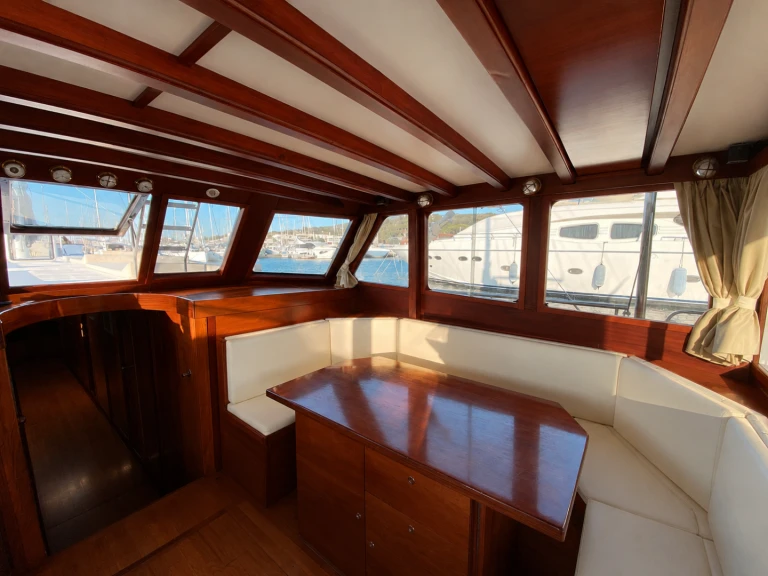 Yacht hire Porto Santo Stefano cheap Gulet