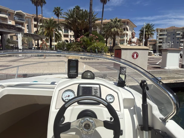 Yacht charter Port Fréjus - Jeanneau Cap Camarat 5.5 WA on SamBoat