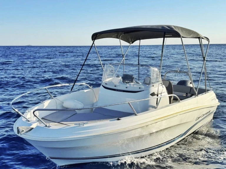 Hire a Jeanneau Cap Camarat 5.5 CC La Spezia