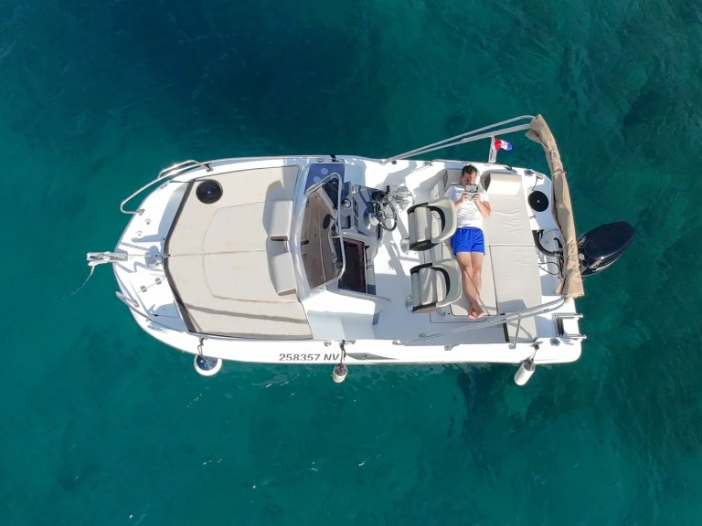 Charter a Bénéteau Flyer 5.5 SUNdeck in Novalja on Samboat