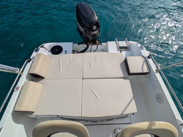 Bénéteau Flyer 5.5 SUNdeck charter bareboat or skippered in  Novalja