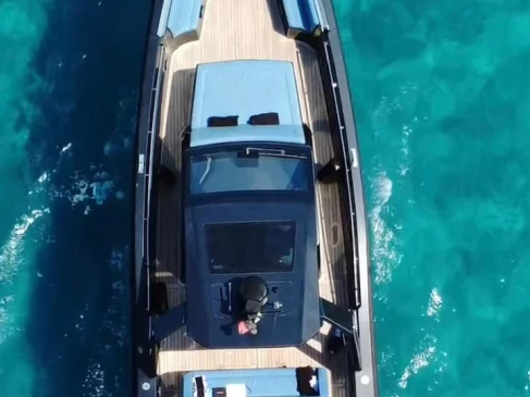 Hire Motorboat Maori Yachts with a boat licence