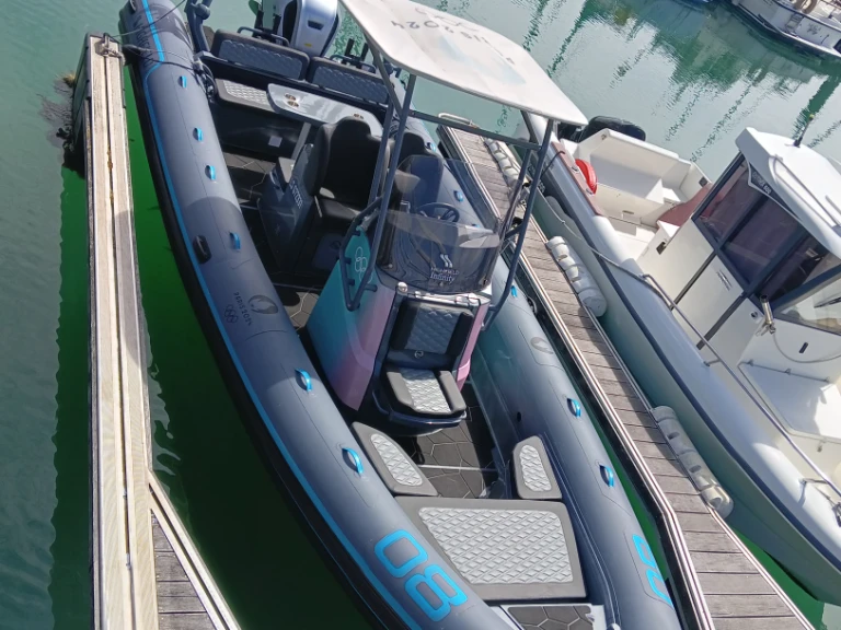 Hire RIB Highfield with a boat licence