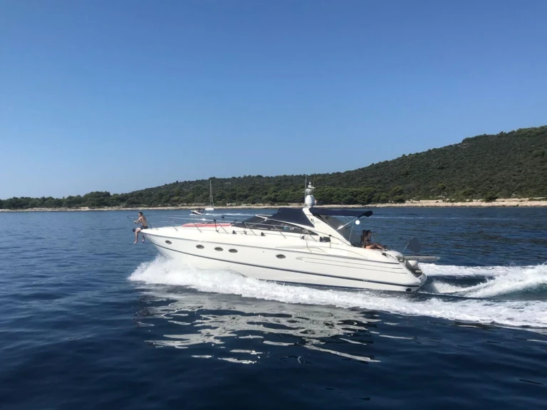 Yacht charter Golfe-Juan - Princess Princess V50 on SamBoat