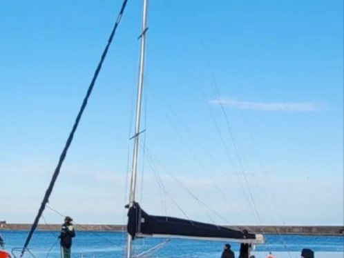 Hire a Jeanneau Selection 37 Lorient