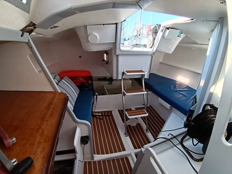 Charter a Jeanneau Selection 37 in Lorient on Samboat
