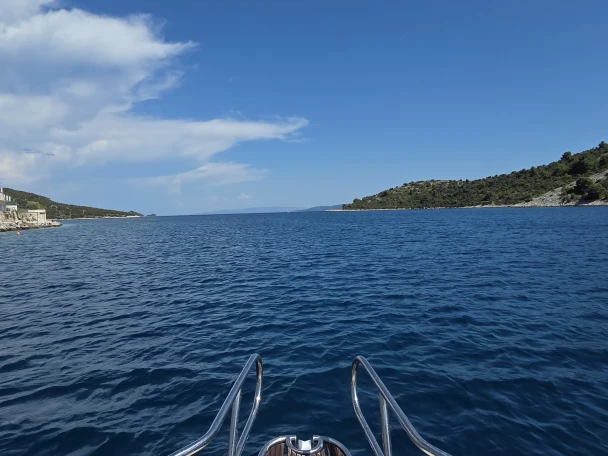 Hire a Adria 500 Vinišće