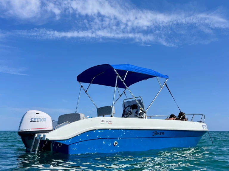 Hire Motorboat Saver with a boat licence