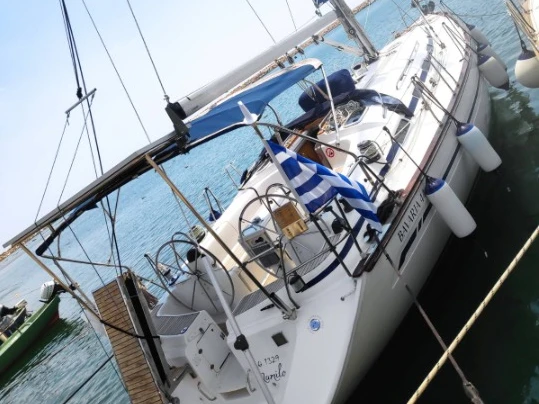 Sailboat to hire Ávdira at the best price