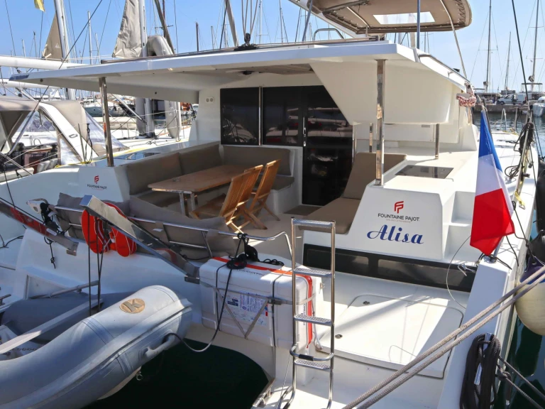 Catamaran hire in Lefkáda - Fountaine Pajot Lucia 40