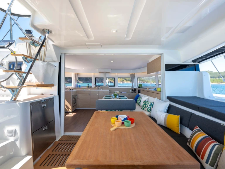 Catamaran hire in Gouvia - Lagoon Lagoon 43 (6 cab.)