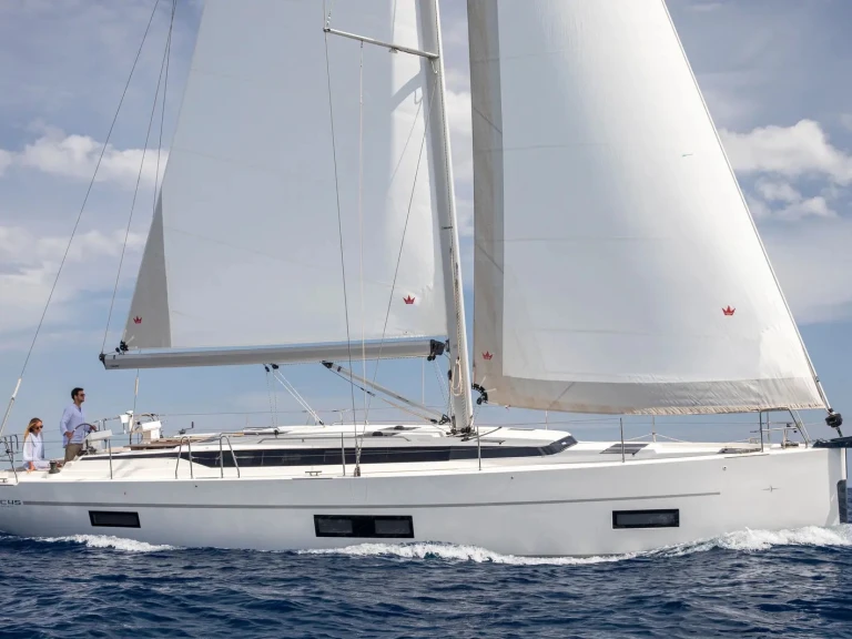 Sailboat hire in Volos - Bavaria Bavaria C45/4 cbs