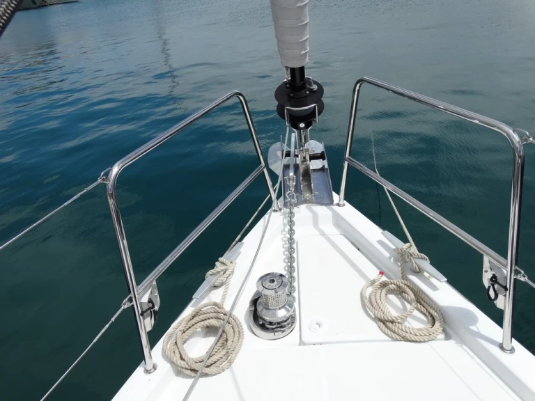 Sailboat to hire Volos at the best price