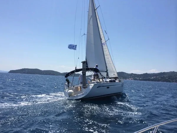 Sailboat hire in Volos - Bavaria Bavaria 39 Cruiser /3cab