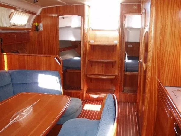 Charter a Bavaria Bavaria 39 Cruiser /3cab in Volos on Samboat