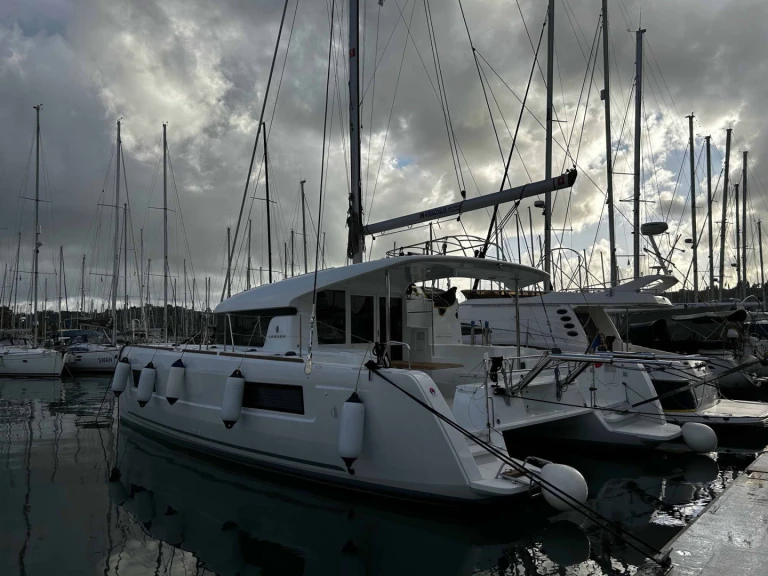 Catamaran hire in Gouvia - Lagoon Lagoon 40/4 cab