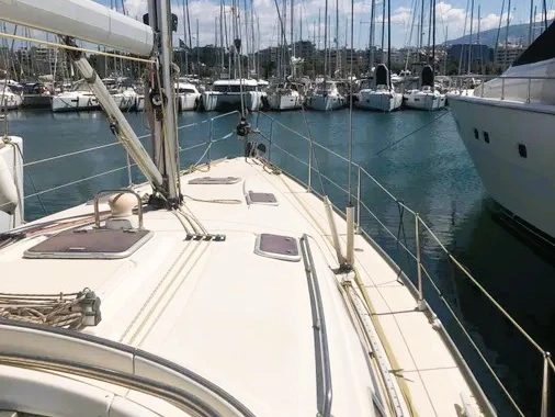 Sailboat hire in Néa Péramos - Bavaria Bavaria 43 Cruiser /3cab