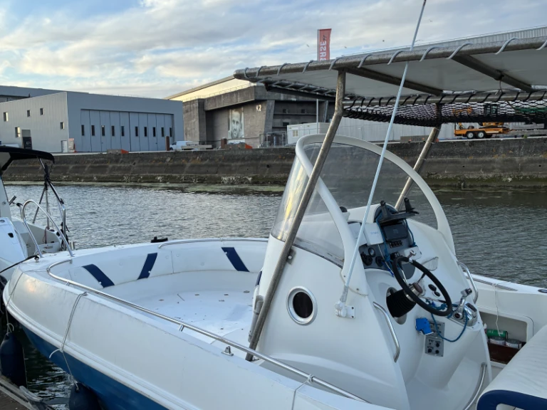 Motorboat hire in Lorient - Quicksilver Quicksilver 800 Commander